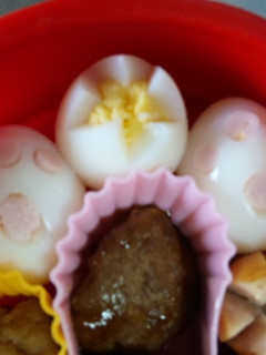 うずらのゆで卵で肉球と☆-レシピのメイン写真