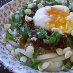 รูปของ ぶっかけ納豆うまみ肉味噌風うどん