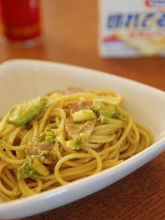チーズ&アボガドベーコンのパスタ-レシピのメイン写真