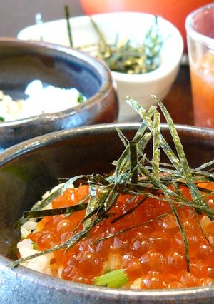 鮭とイクラの親子丼。-レシピのメイン写真