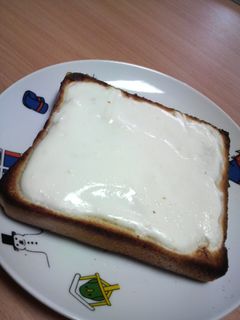 ベイクド?レア?チーズケーキ風トースト-レシピのメイン写真