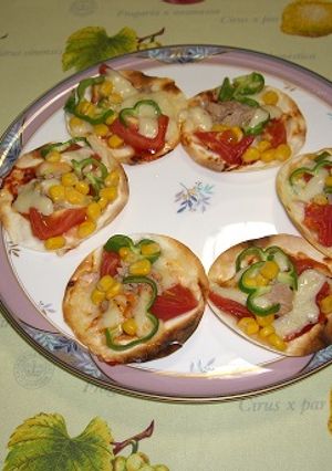 餃子の皮で作るスマートチーズ入りミニピザ-レシピのメイン写真