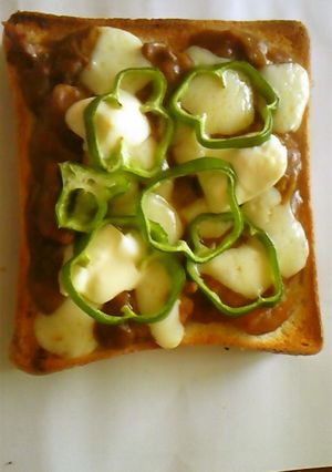 昨晩のカレーとチーズで朝トースト-レシピのメイン写真
