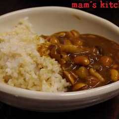 รูปของ マクロビ風　　きのことお豆のカレー