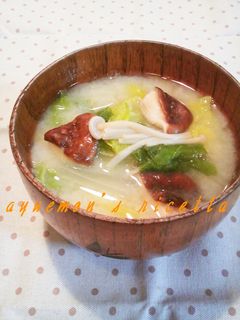 体ぽかぽか。白菜ときのこの豆乳味噌汁-レシピのメイン写真
