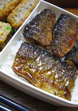 秋のお弁当にも☆簡単さんまの蒲焼-レシピのメイン写真