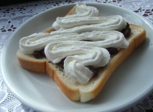 余った生クリームで☆珈琲ぜんざいトースト-レシピのメイン写真