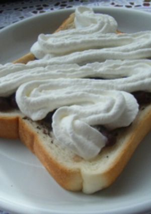 余った生クリームで☆珈琲ぜんざいトースト-レシピのメイン写真