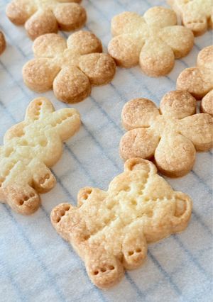 こどもでも型抜きしやすい☆型抜きクッキー-レシピのメイン写真