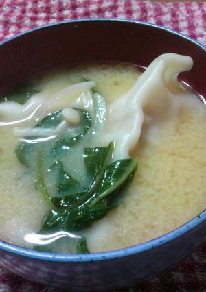 １度お試しあれ！餃子入りのお味噌汁★-レシピのメイン写真