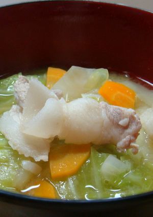 お腹いっぱいになる豚汁-レシピのメイン写真