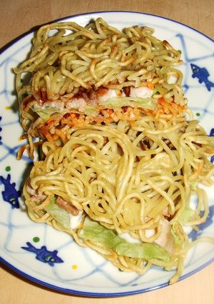 寝ぼけ眼の♡焼きそばパン-レシピのメイン写真