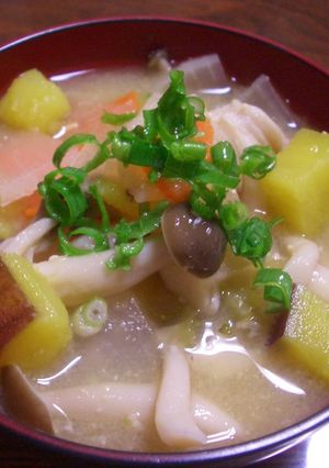 サツマイモ入り根菜お味噌汁-レシピのメイン写真