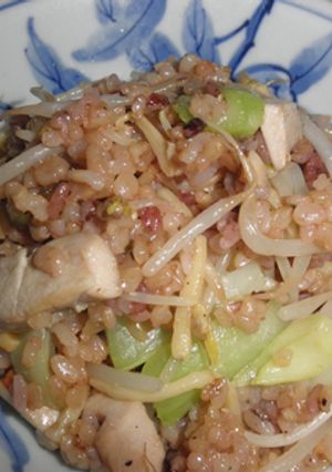 食べるラー油もやしと青梗菜の鶏チャーハン-レシピのメイン写真
