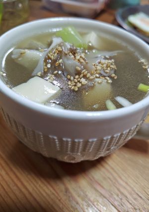 疲れた心身に舞茸長ネギ豆腐の中華スープ-レシピのメイン写真