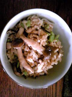 簡単☆キノコと塩こんぶの炊き込みご飯-レシピのメイン写真