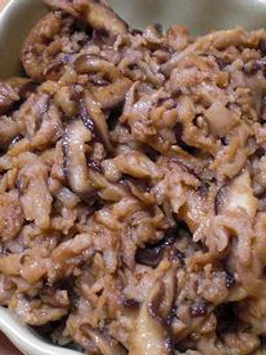 ご飯が進む!豚バラと椎茸の肉みそ風 ♪-レシピのメイン写真