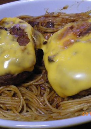 チーズ乗せ煮込みハンバーグ-レシピのメイン写真
