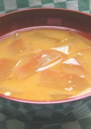 スイカの皮でお味噌汁！？家計救済レシピ-レシピのメイン写真