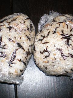 ひじきマヨおにぎり-レシピのメイン写真