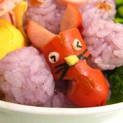 รูปของ キャラ弁　ねずみ?うさぎウインナー　弁当