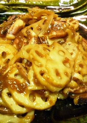 烏賊ゲソとれんこんのニンニク醤油炒め-レシピのメイン写真
