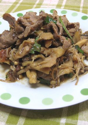 すっぱ旨♡豚肉ときのこの梅肉大葉炒め-レシピのメイン写真