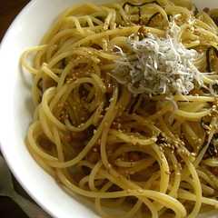 รูปของ 簡単☆納豆と塩昆布の冷製パスタ