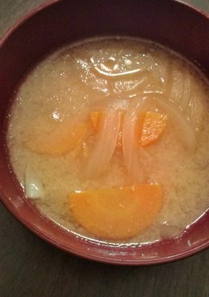 我が家の味噌汁(人参と玉ねぎ)隠し味入り-レシピのメイン写真