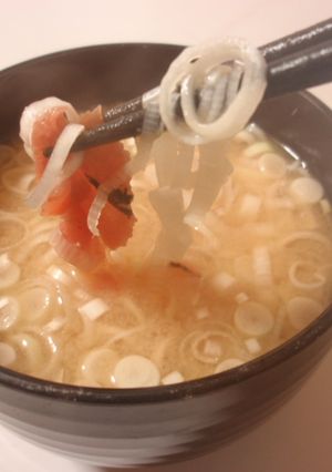 体調悪い時に！梅干のさっぱり即席味噌汁-レシピのメイン写真