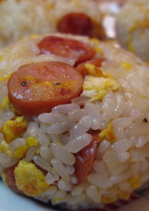 混ぜるだけ☆チャーハン風味のおにぎり-レシピのメイン写真