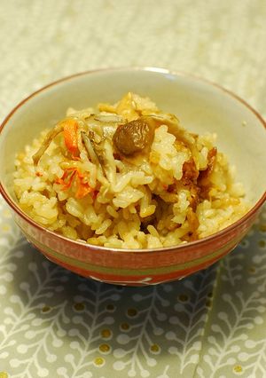 しめじとマイタケの炊き込みご飯-レシピのメイン写真