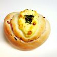 パンの成形 パン屋さんのハムマヨコーン