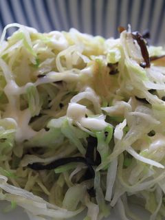 簡単旨っ♪キャベツと塩昆布で炒めただけ~-レシピのメイン写真