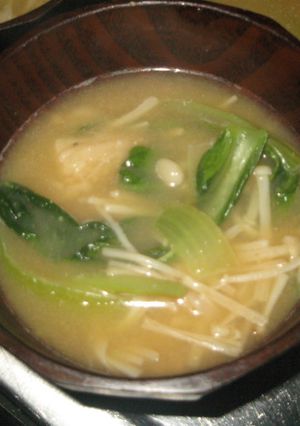 なんかいい薫り♥青梗菜とエノキのお味噌汁-レシピのメイン写真