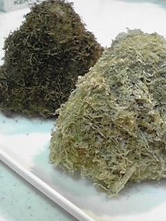 富山だね~!白とろろ・黒とろろおにぎり☆-レシピのメイン写真