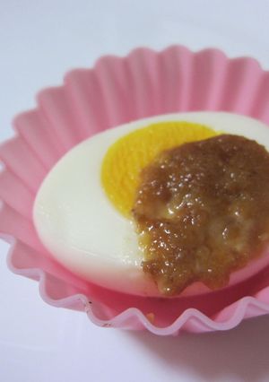 お弁当♫ゆで卵のゴマ味噌マヨがけ-レシピのメイン写真