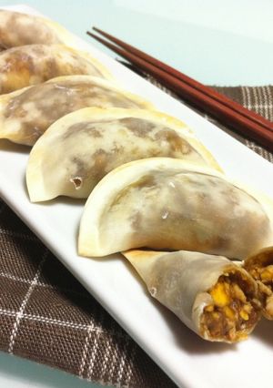 食べてビックリ!!カレータマゴ餃子~!!-レシピのメイン写真