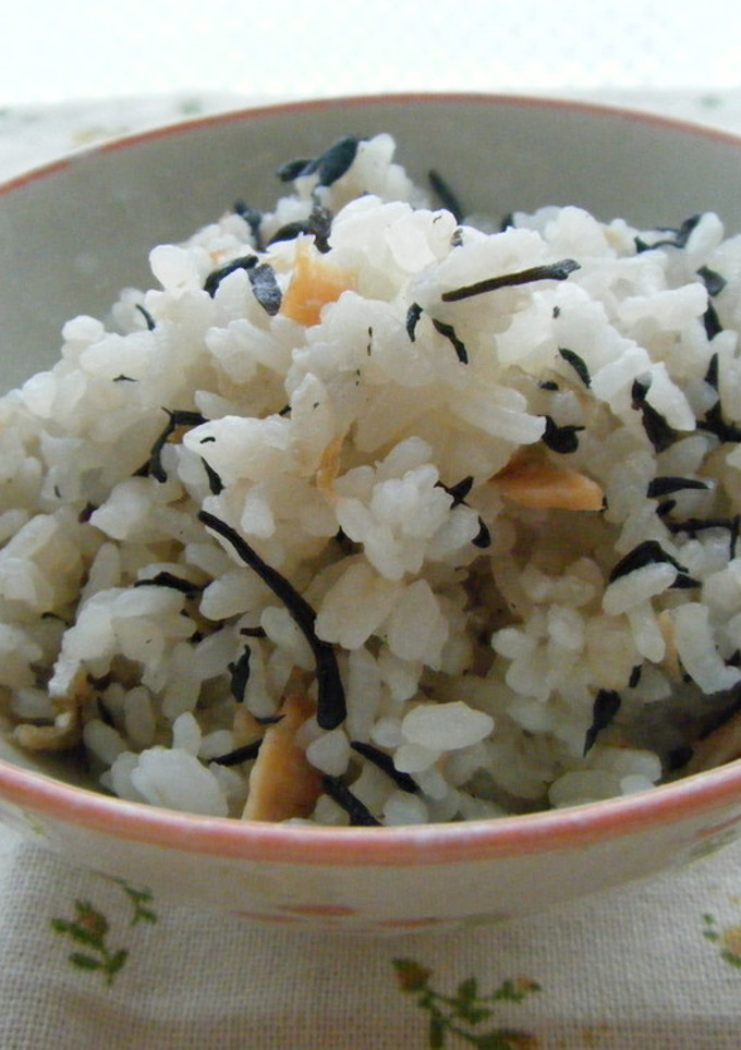 ひじきと鮭のご飯♡-レシピのメイン写真