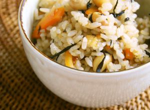香ばしい♪炒り大豆とひじきの炊き込みご飯-レシピのメイン写真