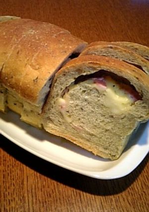 バジル風味のベーコンチーズブレッド-レシピのメイン写真