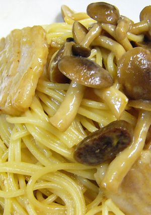 絶品！しめじと塩豚のやみつき醤油パスタ☆-レシピのメイン写真