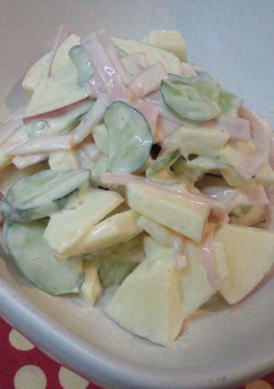 いくらでも食べれちゃうリンゴサラダ。-レシピのメイン写真