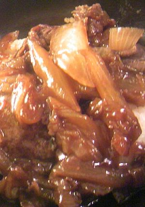 本格的：牛薄切り肉で作るピリ辛中華風牛丼-レシピのメイン写真