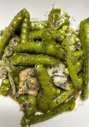 えんどう豆とキャベツの黒胡麻和え-レシピのメイン写真