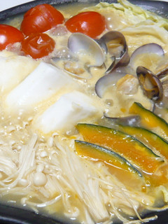魚介もおいしい♪白みそ仕立てチーズ鍋-レシピのメイン写真