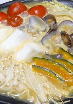 魚介もおいしい♪白みそ仕立てチーズ鍋-レシピのメイン写真