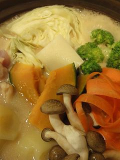 野菜タップリ白みそ仕立てのチーズ鍋-レシピのメイン写真