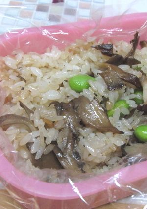 簡単★舞茸と枝豆のピラフ　　お弁当-レシピのメイン写真
