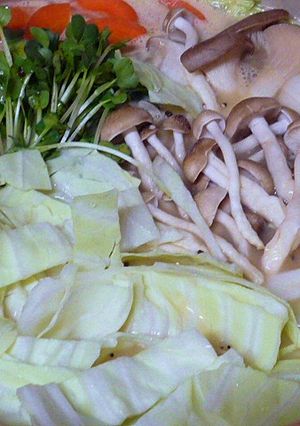 おから鶏団子で白みそ仕立てのチーズ鍋-レシピのメイン写真